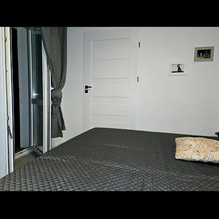 Apartment Bialobrzeska *