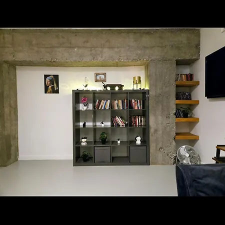 Apartment Bialobrzeska *